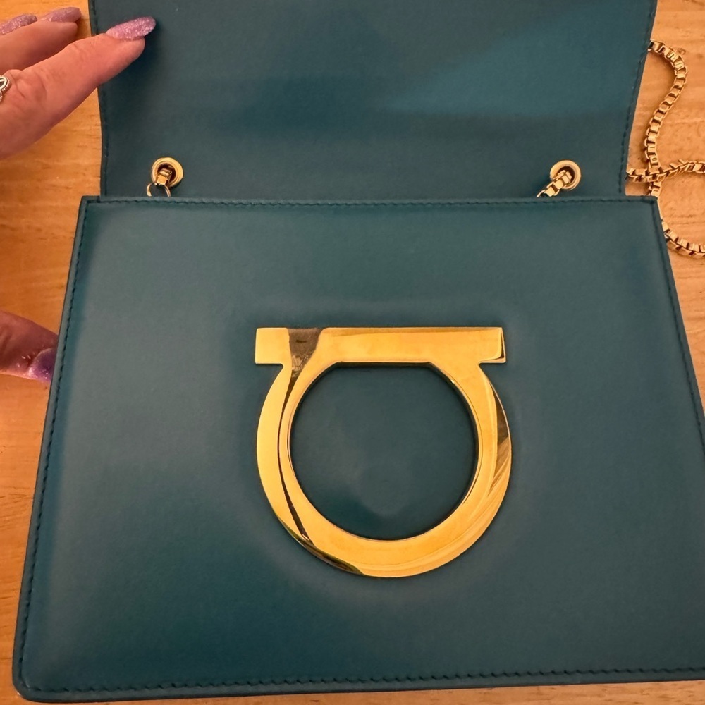 Salvatore Ferragamo Thalia Teal Leather Crossbody - Picture 3 of 12